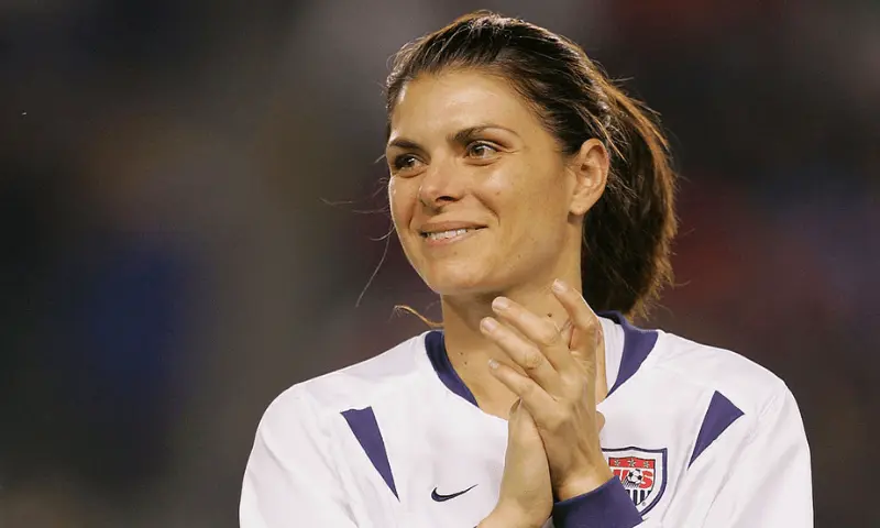 FAMOUS WOMEN SOCCER PLAYERS 